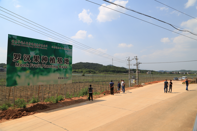 5月15日-将路修到百姓心坎上,让通组路成为乡村脱贫致富的幸福路2